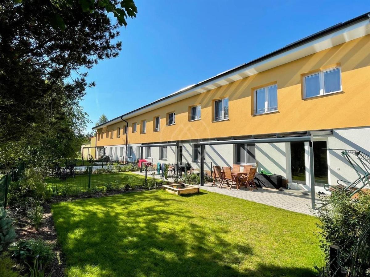 Private Luxury Apartments Frymburk Bagian luar foto